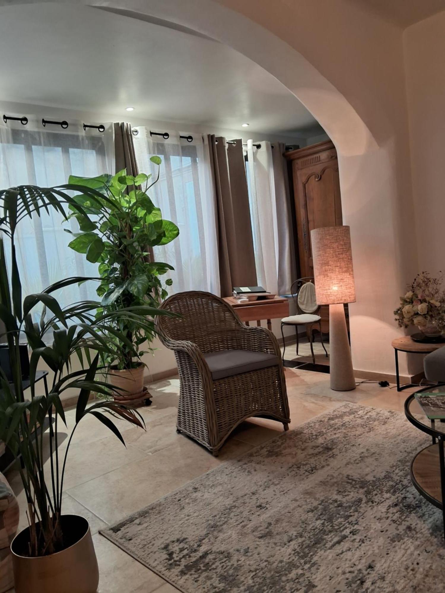 Le Clos Du Rouet Tarascon Extérieur photo
