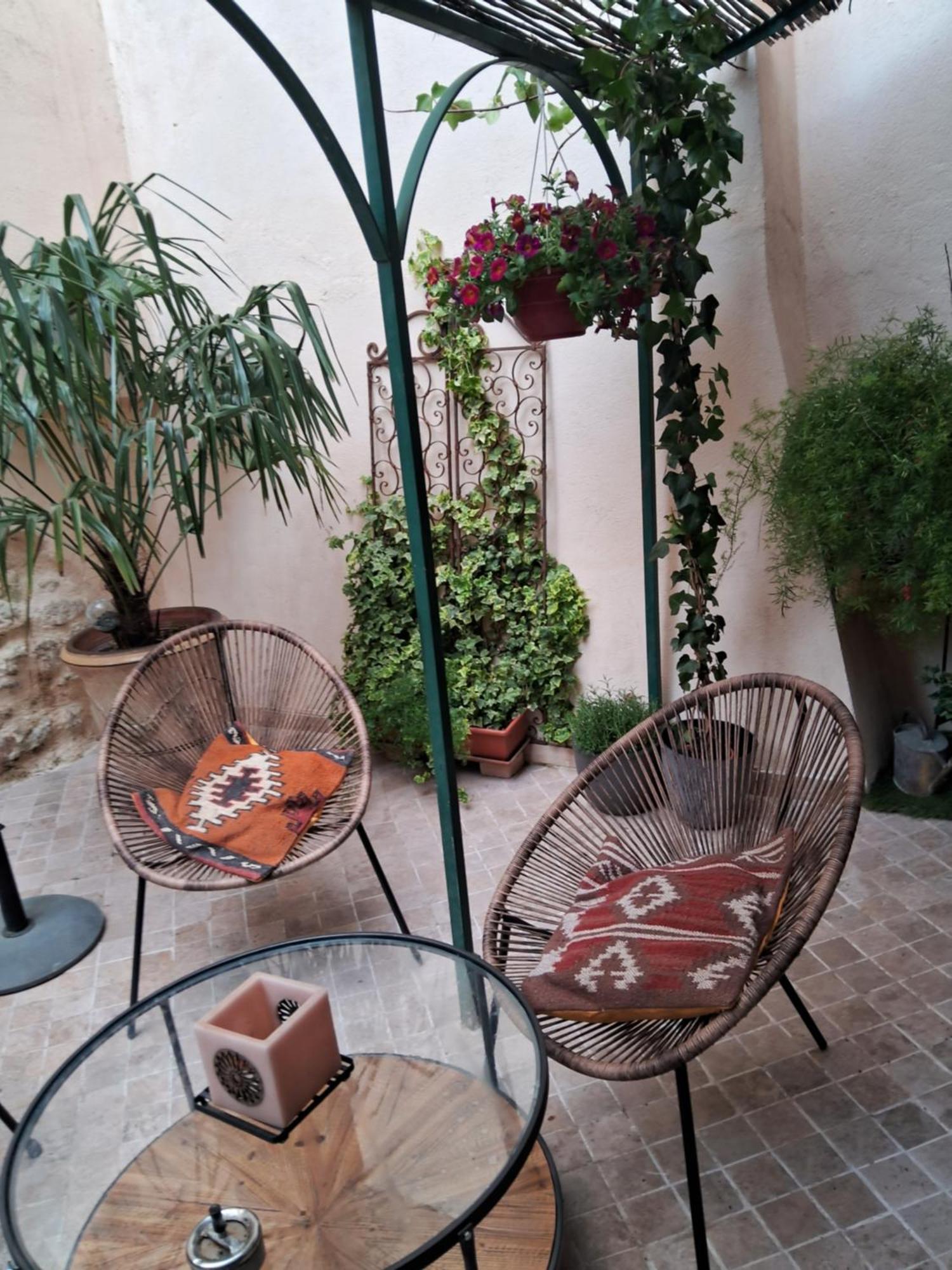 Le Clos Du Rouet Tarascon Extérieur photo